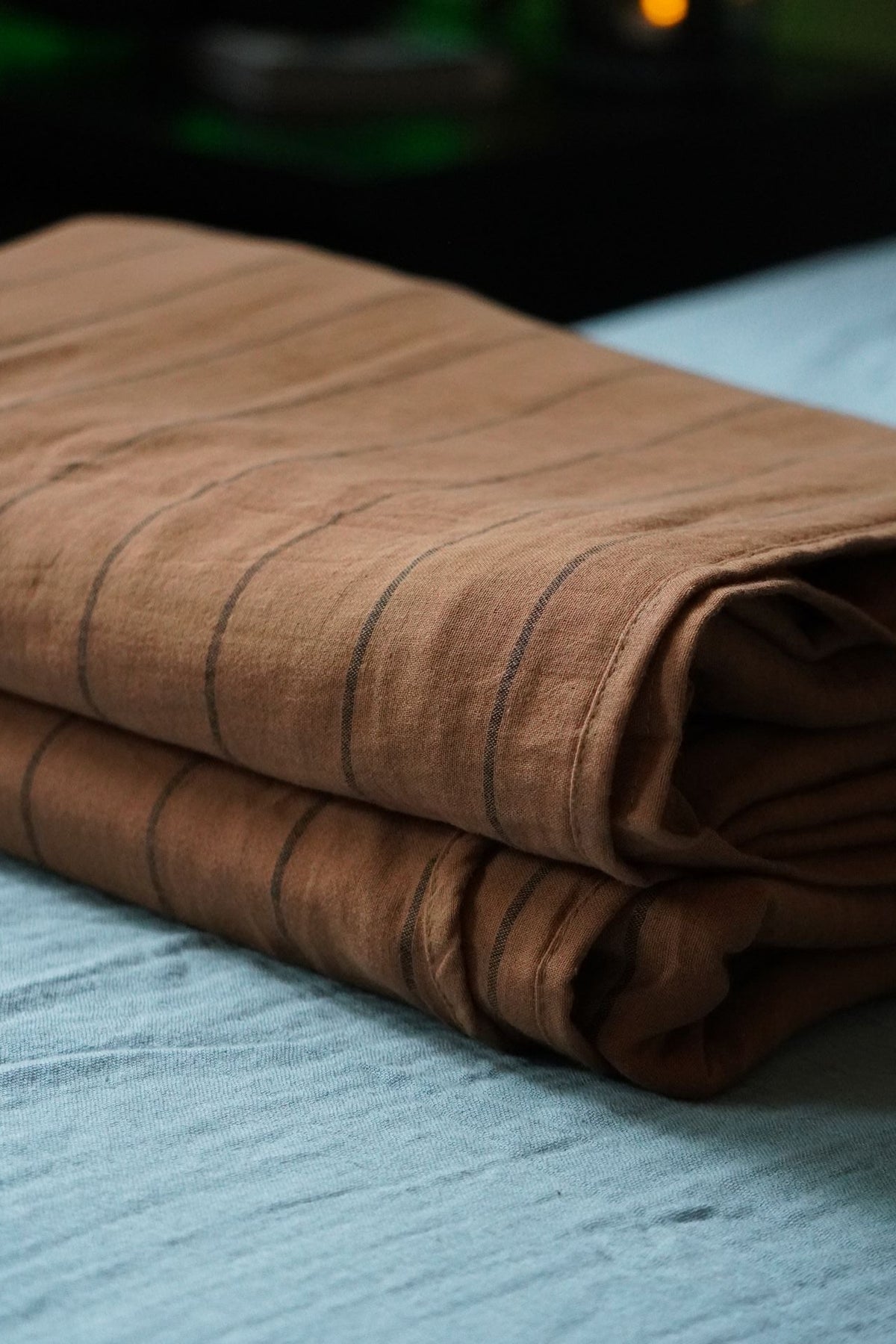 Drap plat Macchiato · Gaze de coton rayé réversible