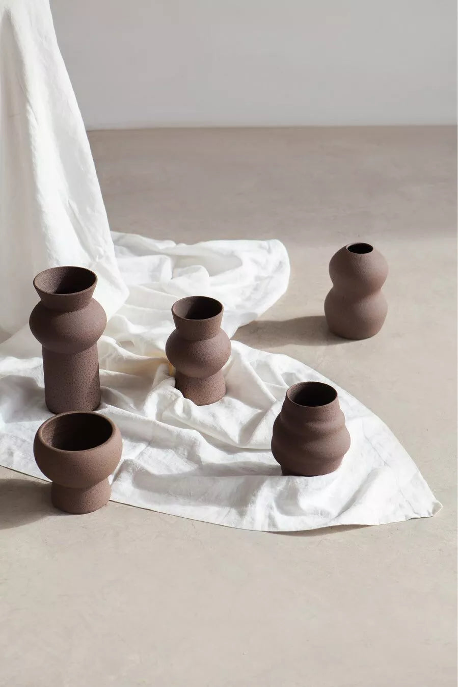 Vase marron émaillé Holden